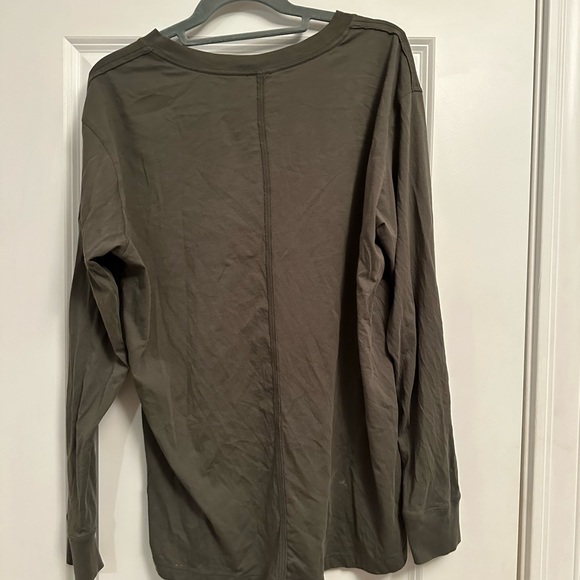 Lululemon all yours long Sleeve - Picture 2 of 2